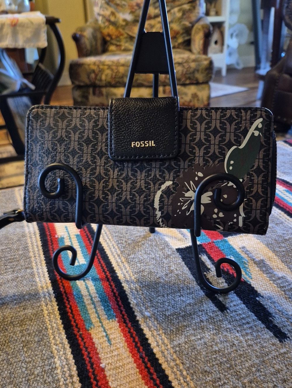 Fossil Madison Tab Clutch Wristlet /wallet. NWT. sz 8"× 4". 6"wristlet Strap